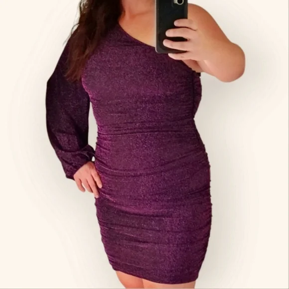 Elegant Purple One-Shoulder Dress - Picture 10 of 14
